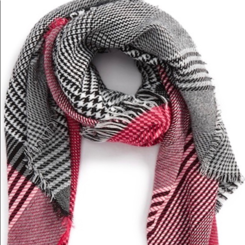 NWT scarf